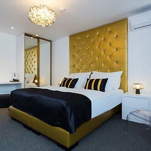 4* Alojamento de Acomodação e Pequeno-almoço B Gold Luxury
